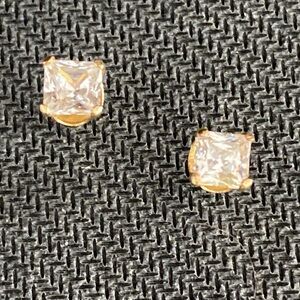 Gold Reinstone Stud Earrings